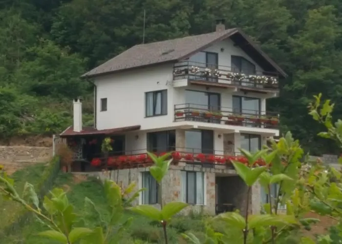 Karadzhovata Kashta 3*